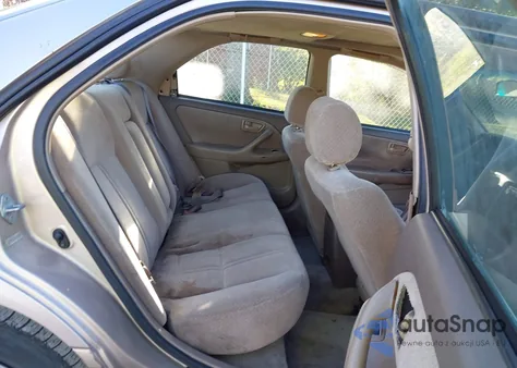 2000 Toyota Camry Le z USA, uszkodzony, nr VIN 4T1BG22K3YU707317